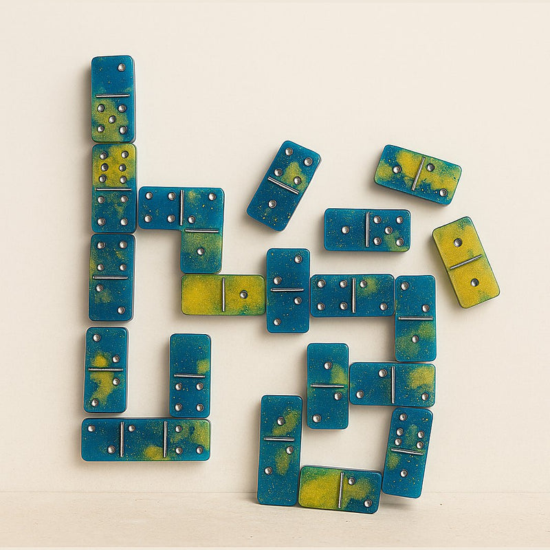Jeu de dominos bleu et jaune en résine époxy avec boîte bois – ELOPOXY